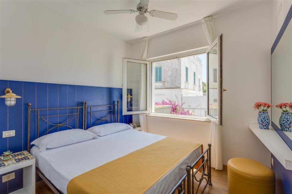 Hotel Torre Dei Borboni Ponza Eksteriør billede