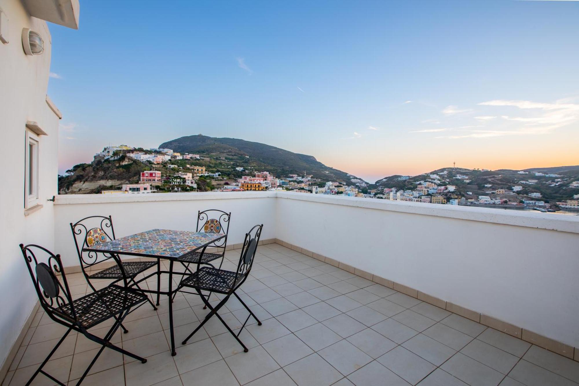 Hotel Torre Dei Borboni Ponza Eksteriør billede