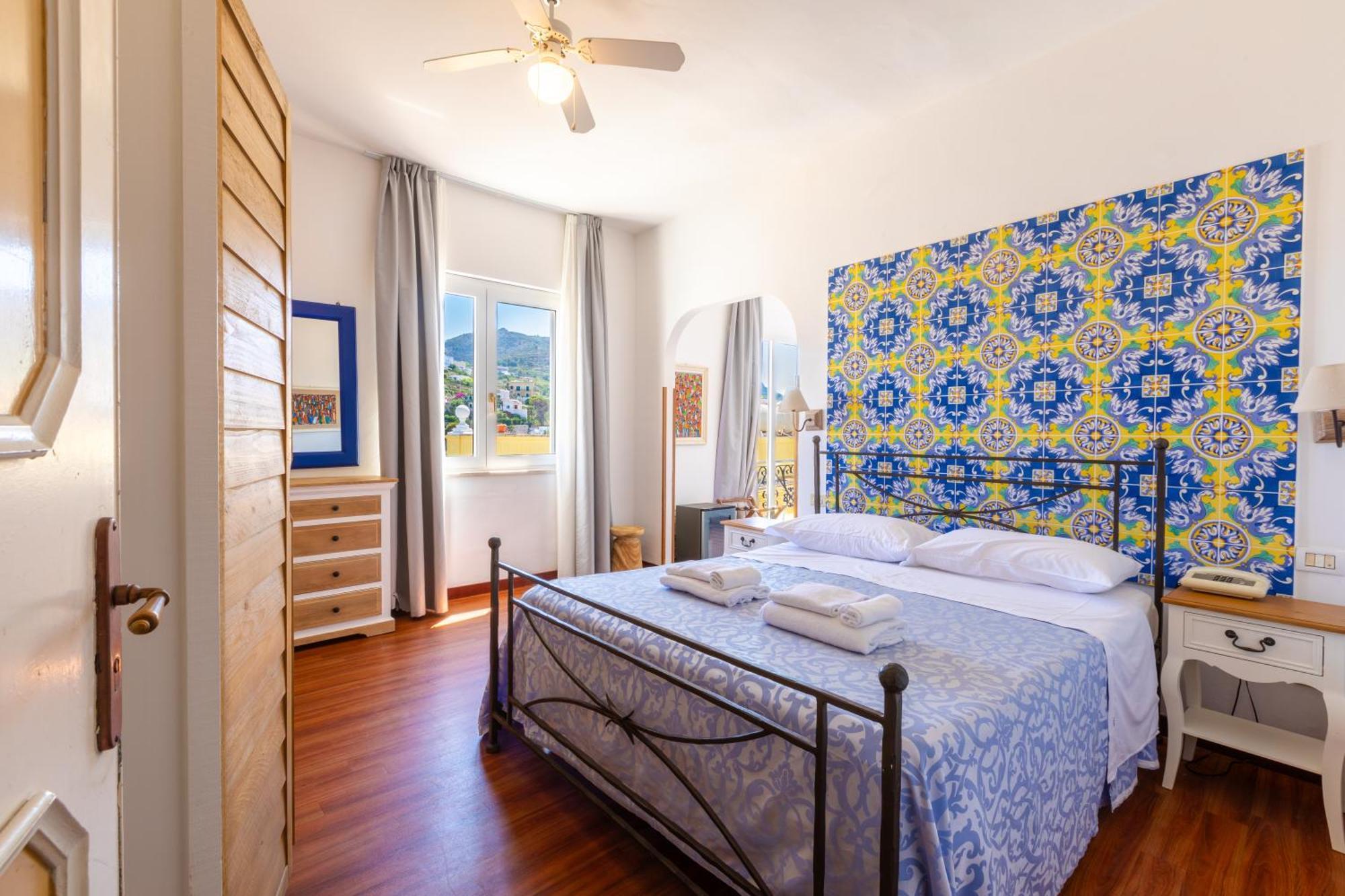Hotel Torre Dei Borboni Ponza Eksteriør billede