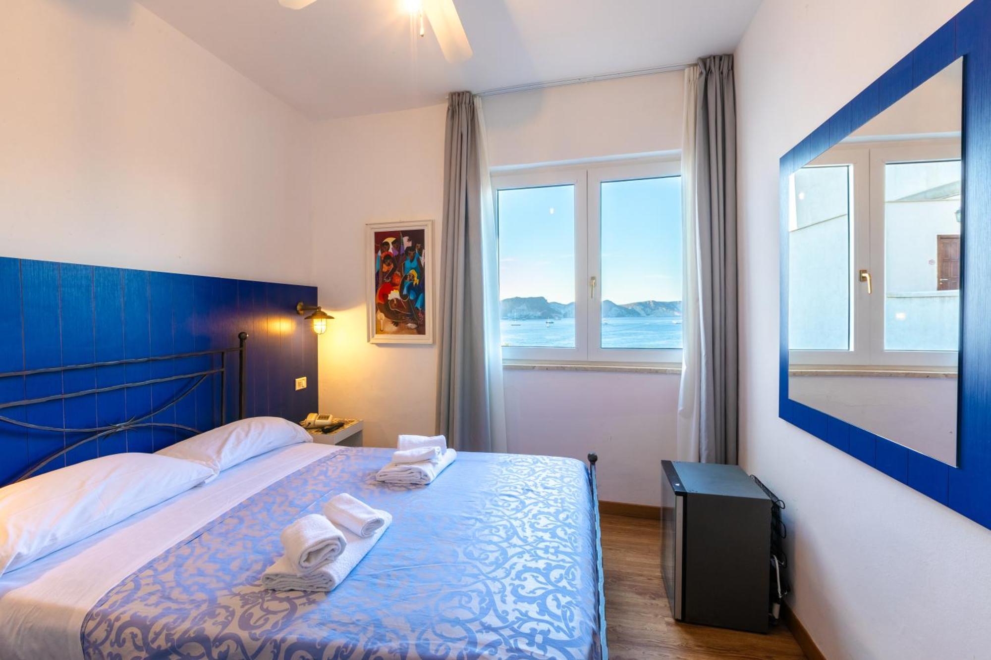 Hotel Torre Dei Borboni Ponza Eksteriør billede
