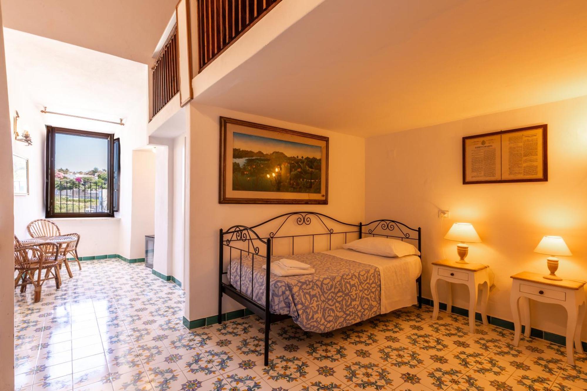 Hotel Torre Dei Borboni Ponza Eksteriør billede