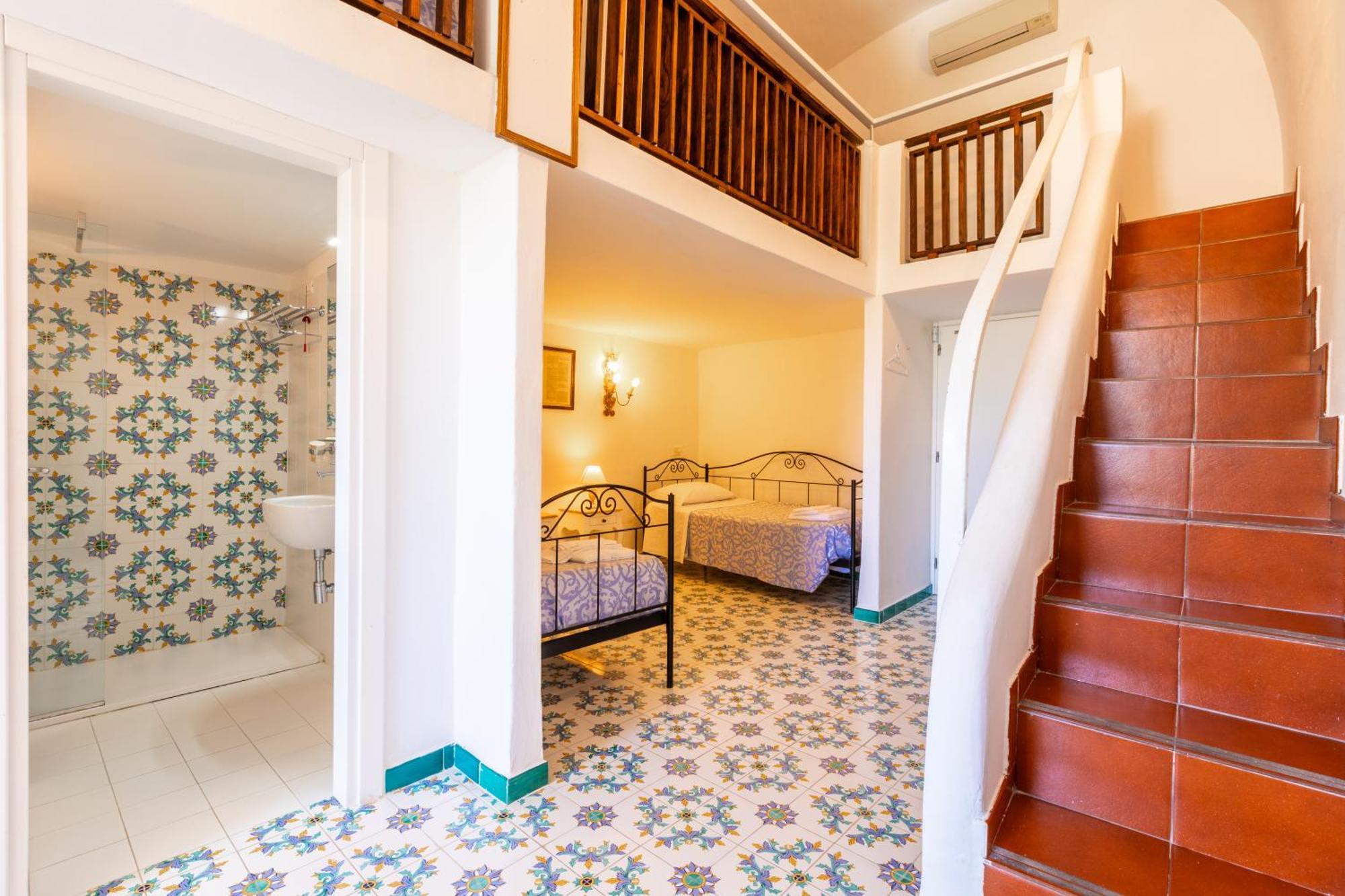 Hotel Torre Dei Borboni Ponza Eksteriør billede