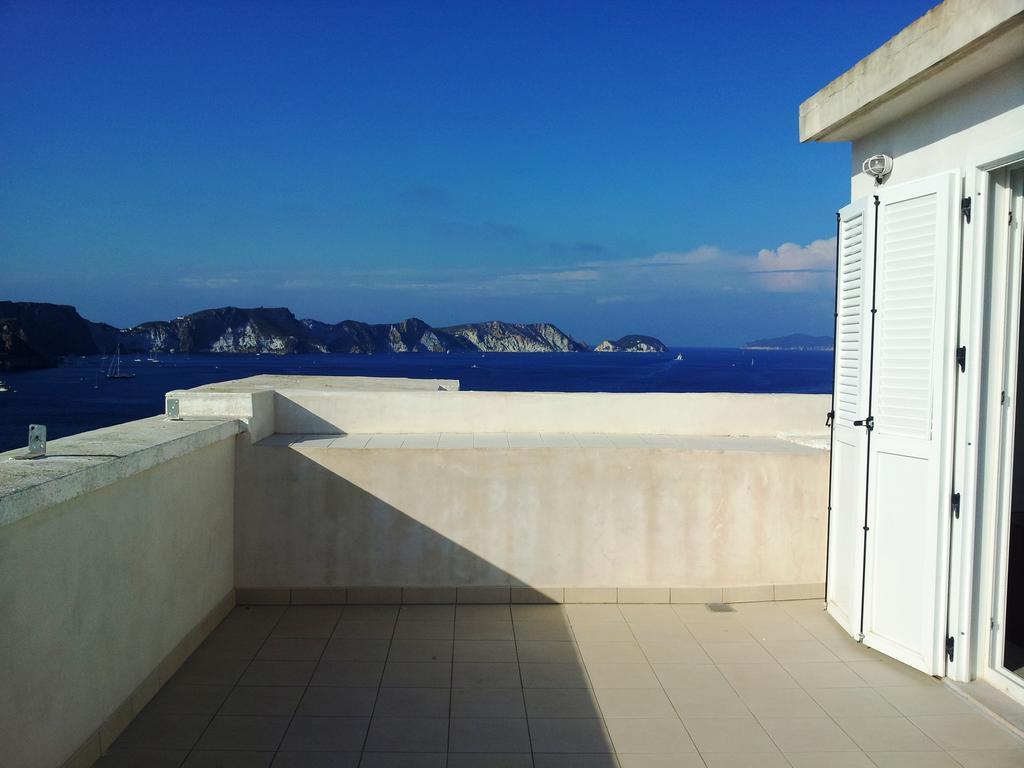 Hotel Torre Dei Borboni Ponza Eksteriør billede