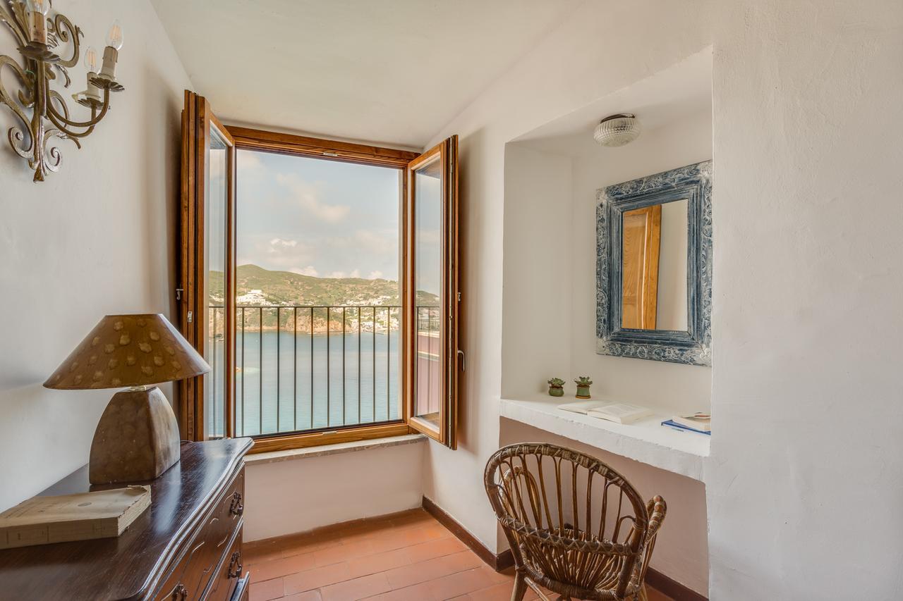 Hotel Torre Dei Borboni Ponza Eksteriør billede