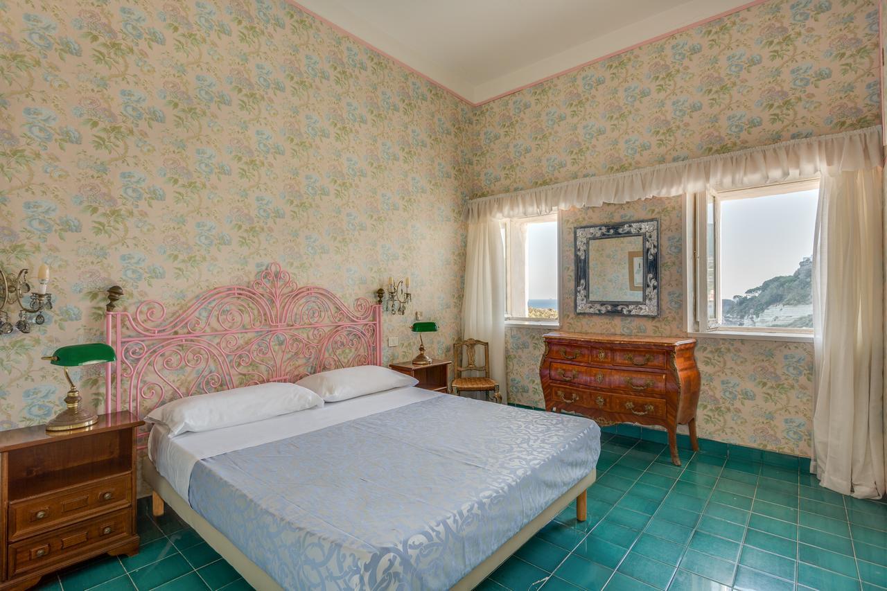 Hotel Torre Dei Borboni Ponza Eksteriør billede