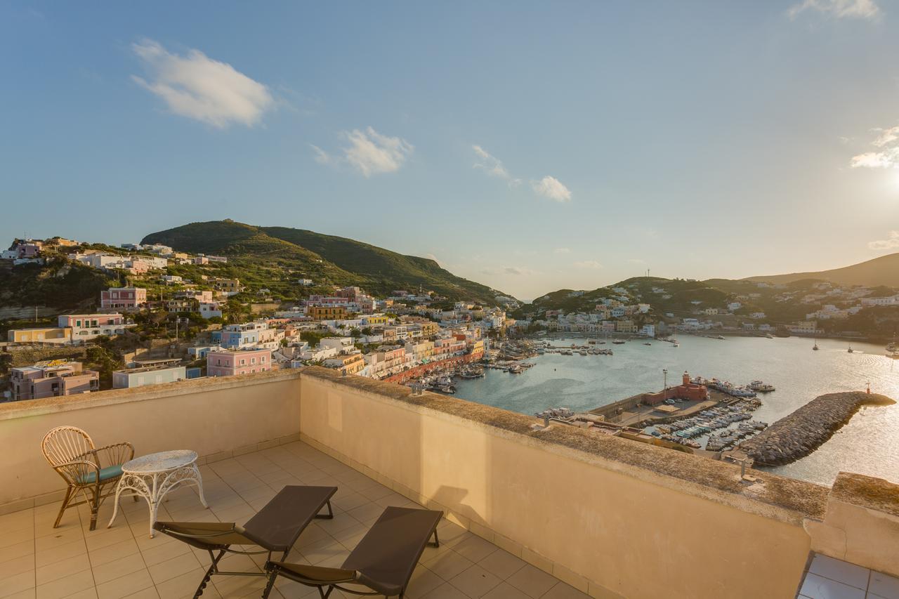 Hotel Torre Dei Borboni Ponza Eksteriør billede