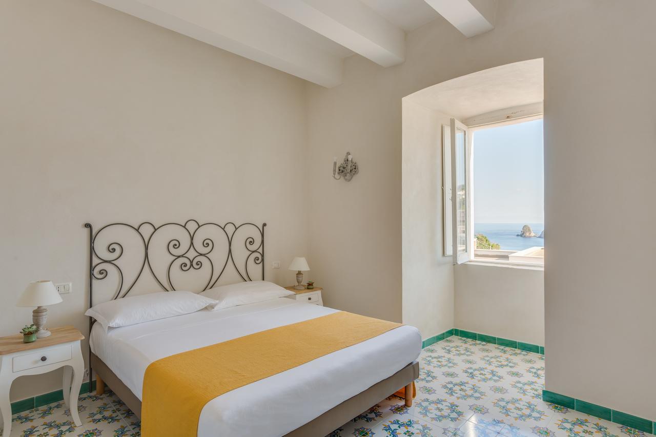 Hotel Torre Dei Borboni Ponza Eksteriør billede