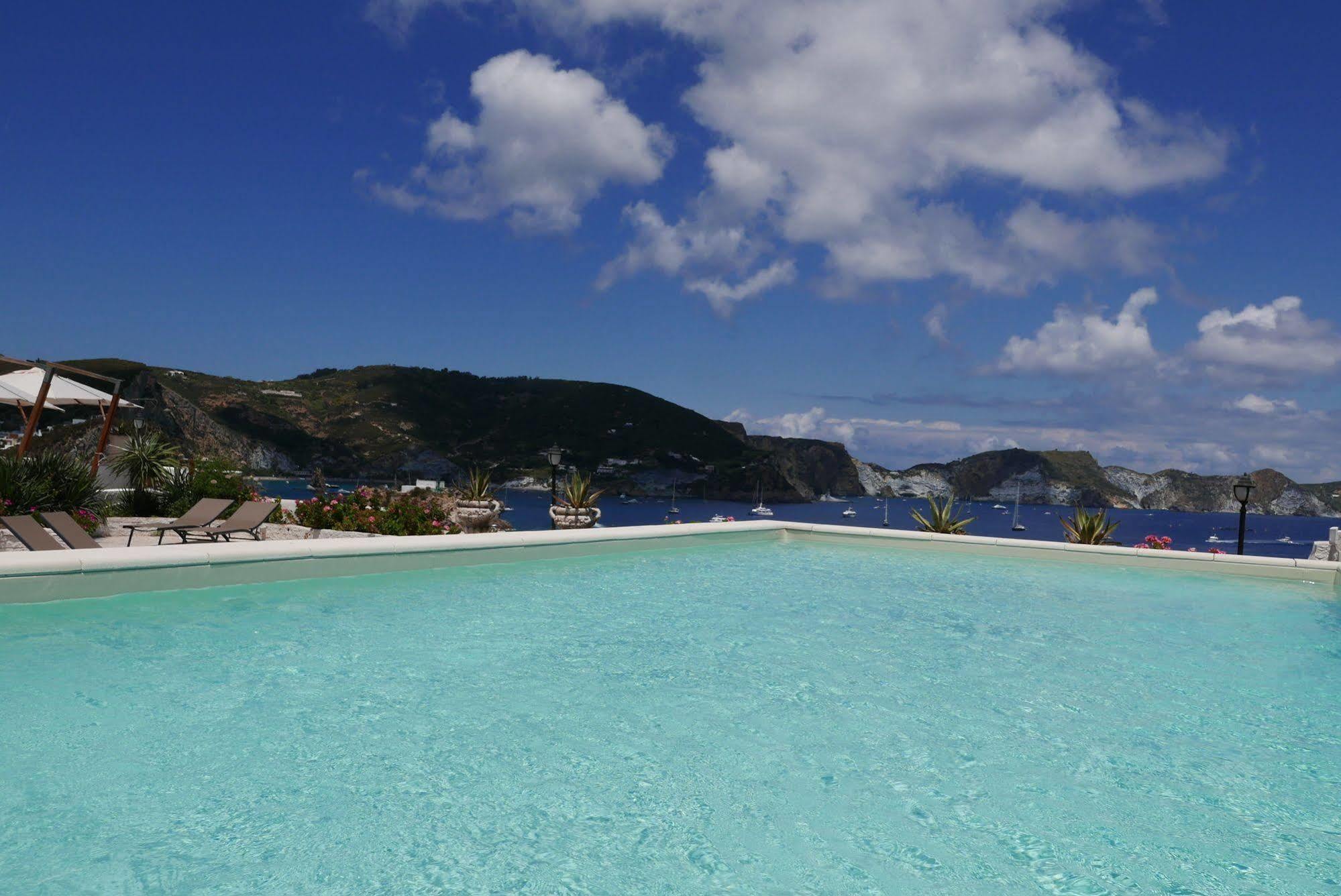 Hotel Torre Dei Borboni Ponza Eksteriør billede