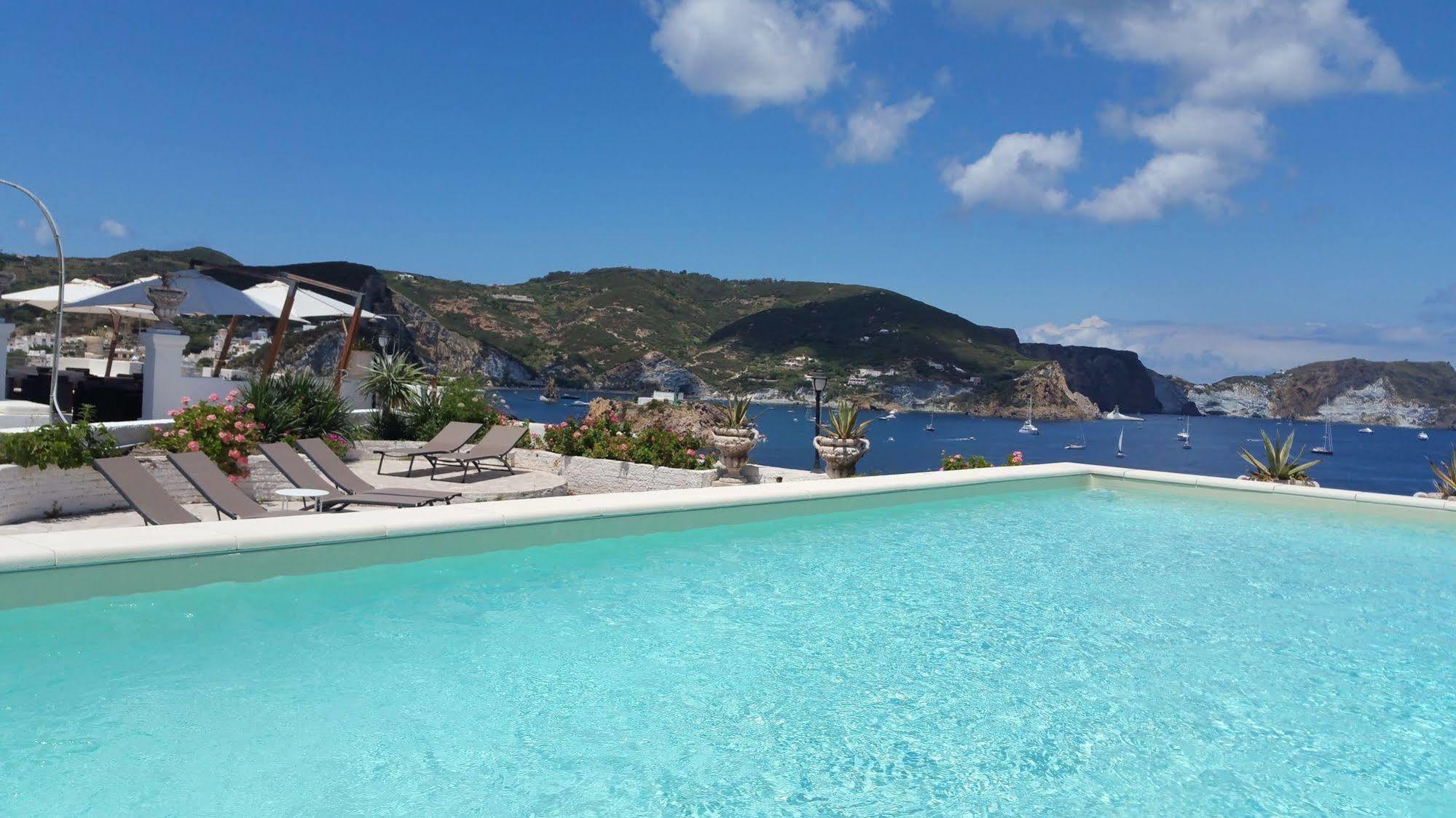 Hotel Torre Dei Borboni Ponza Eksteriør billede