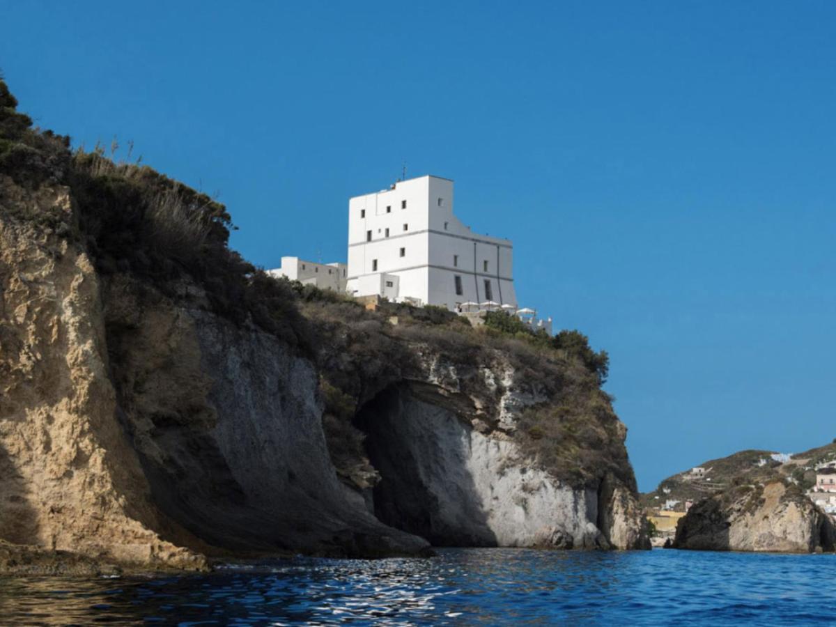 Hotel Torre Dei Borboni Ponza Eksteriør billede