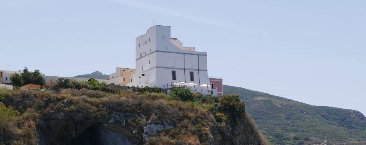 Hotel Torre Dei Borboni Ponza Eksteriør billede