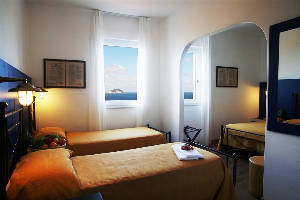 Hotel Torre Dei Borboni Ponza Eksteriør billede