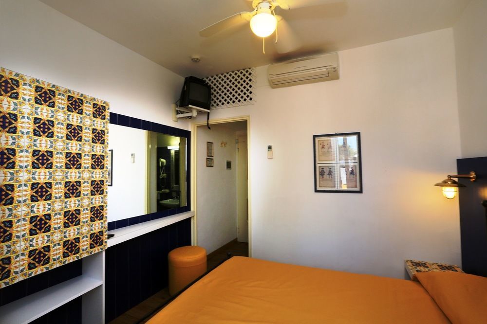 Hotel Torre Dei Borboni Ponza Eksteriør billede